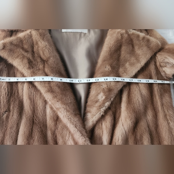 VINTAGE Genuine mink jacket from Hopper Furs St. Louis, MO. Soft and beautiful! - Picture 9 of 12